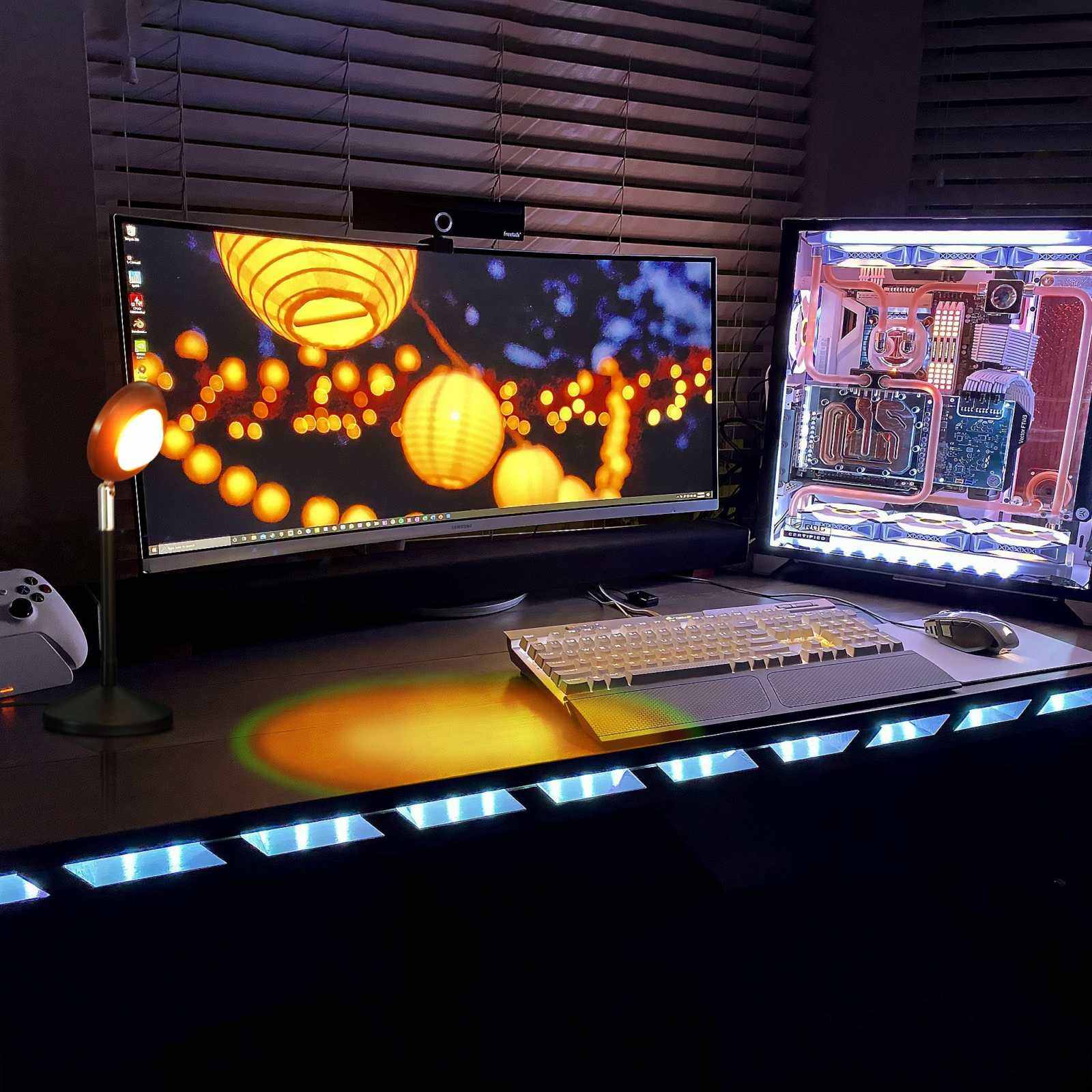 Shadow RGB Table Lamp