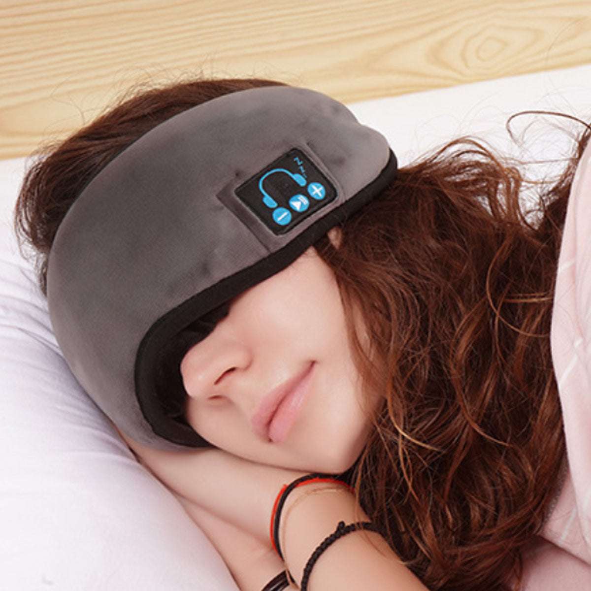 Bluetooth Sleep Mask with headphones for relaxation, perfect for travel and meditation, adjustable and soft.