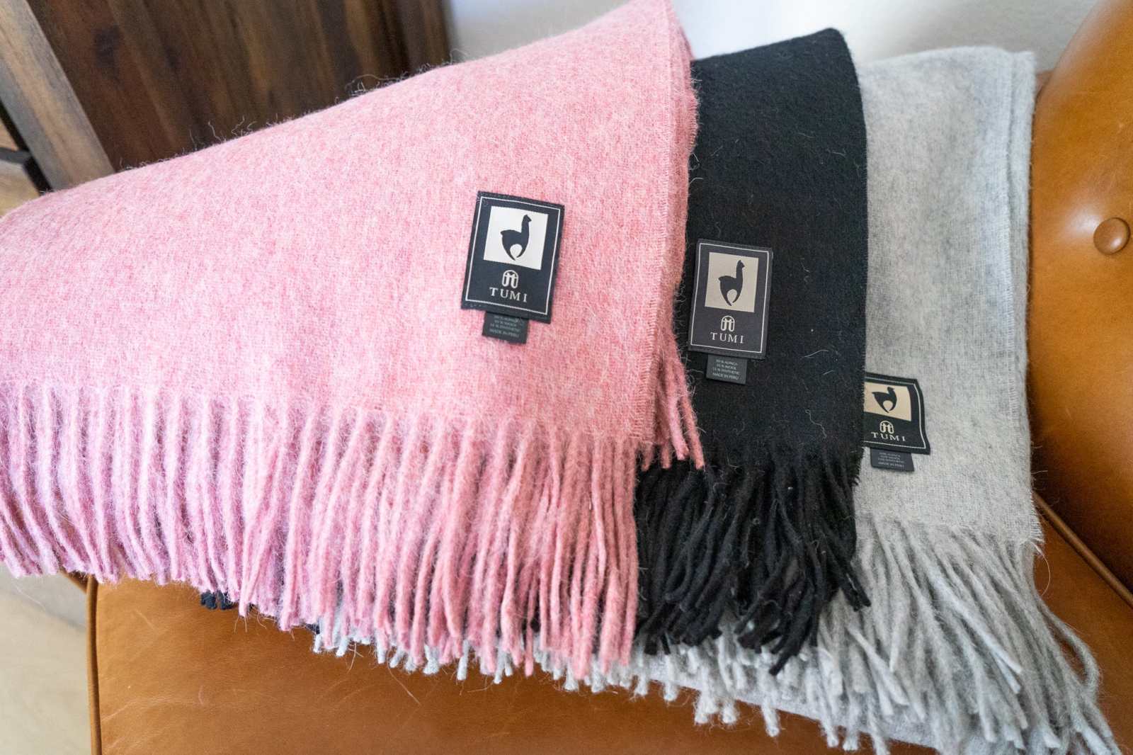 Alpaca Wool Throw Blanket – Luxuriously Soft & Cozy for Your Personal Sanctuary